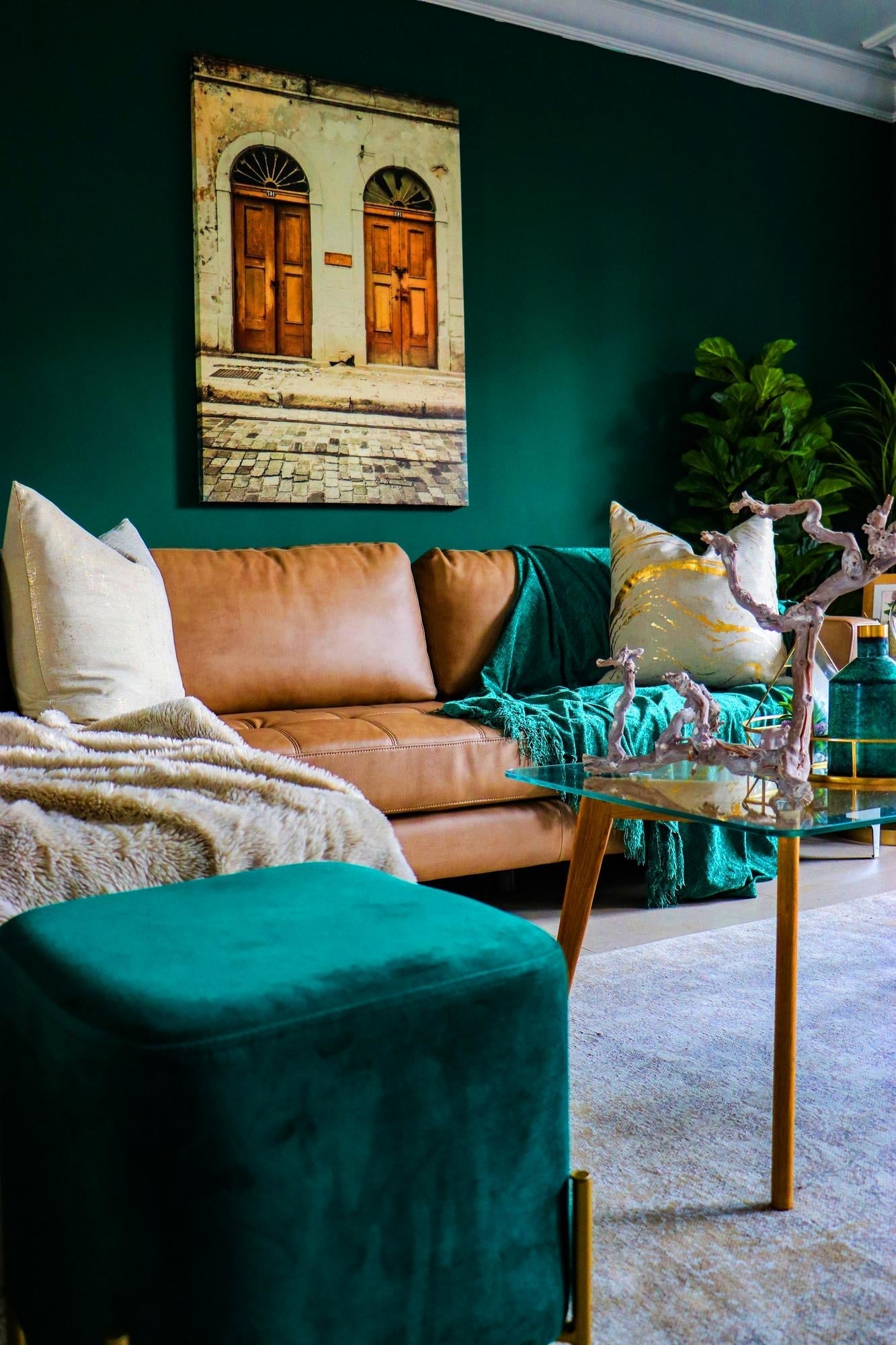 Choosing the Right Colors & Textures   for a Cozy Living Room