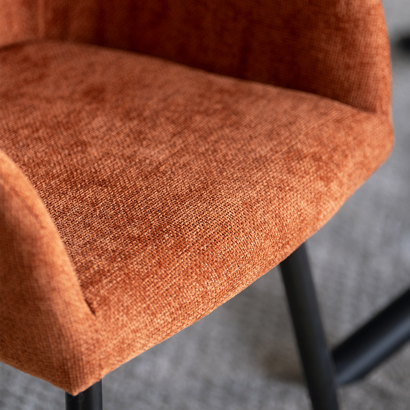 Discover OFCASA Frazer Linen Dining Chairs. Soft quilted seats, sturdy metal legs, and simple assembly—perfect for stylish and cosy UK dining spaces.