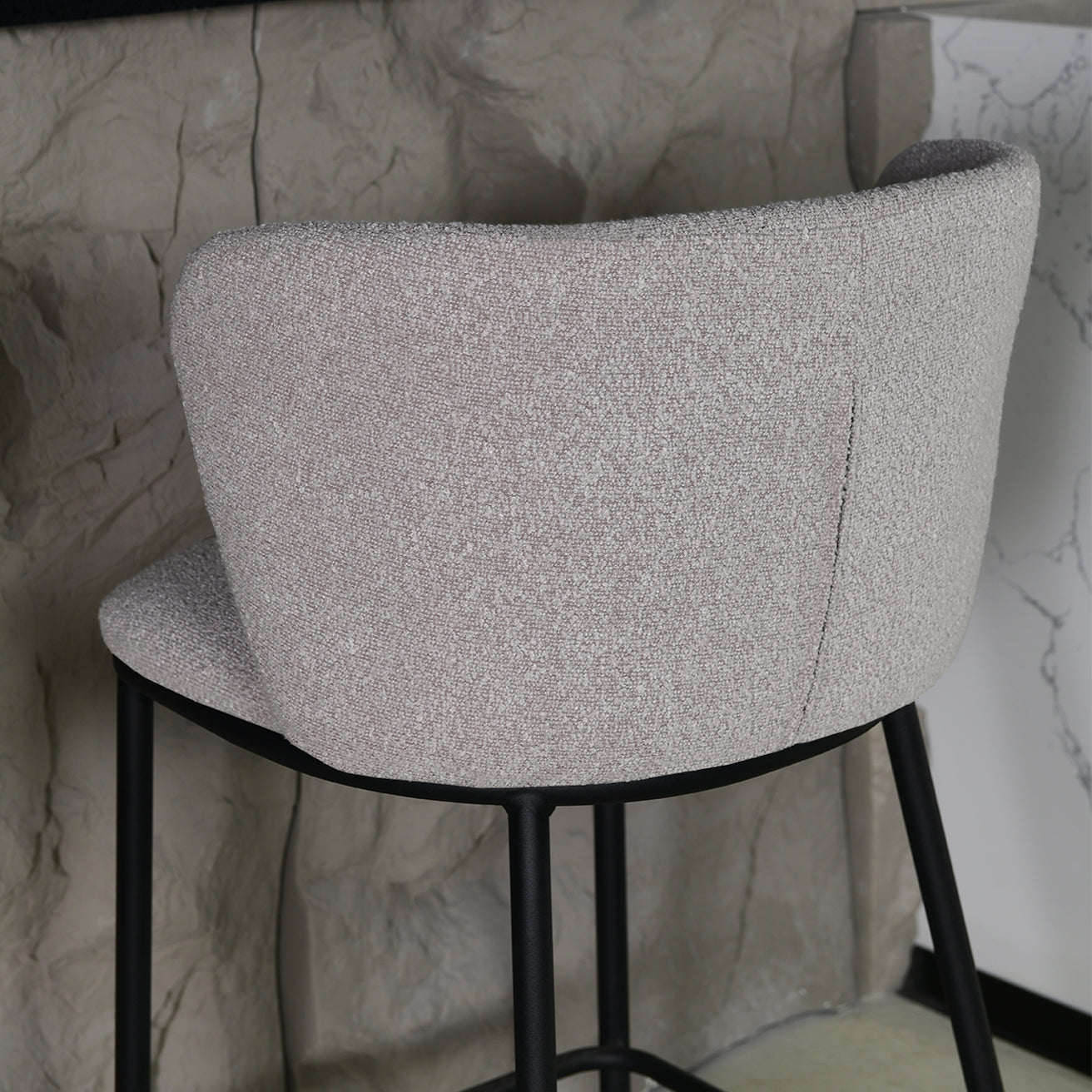 Discover OFCASA Karin Boucle Bar Stools—65 cm seat height, plush boucle upholstery, sturdy metal frame and foot pads. Stylish breakfast bar chairs for modern UK kitchens.