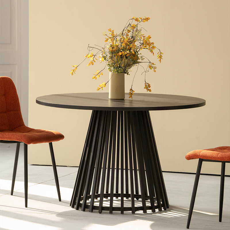 Discover the OFCASA Veronica 120 cm Round Dining Table with oak-effect top and sculptural metal base. Ideal for table and 4 dining chairs in modern UK homes.