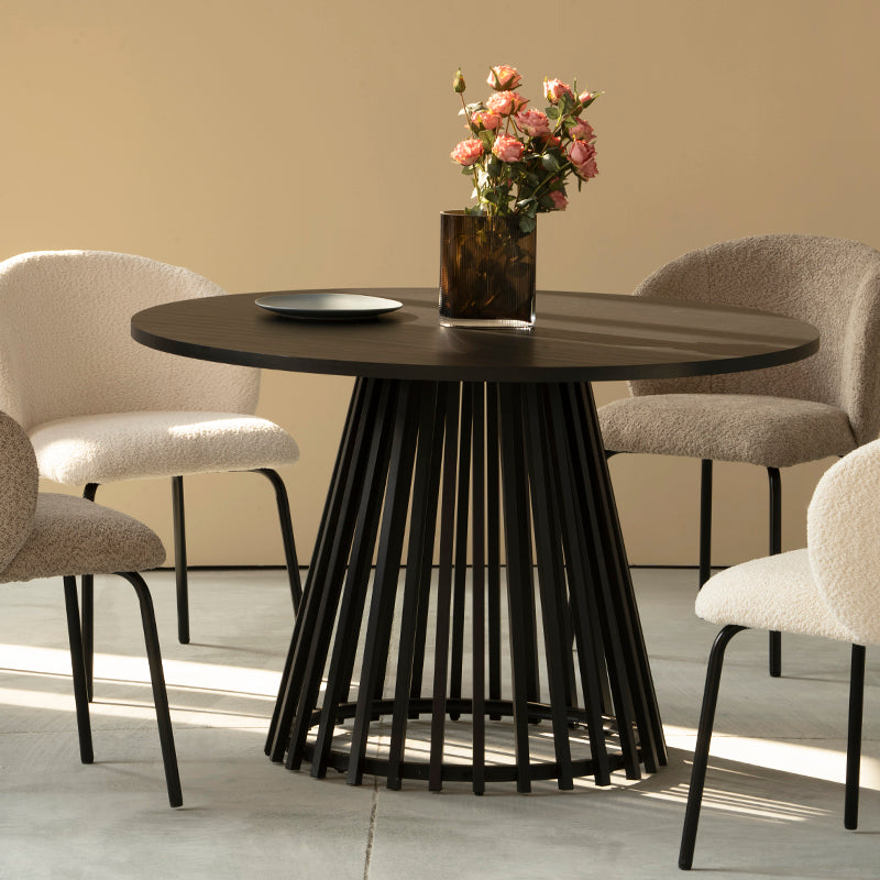 Discover the OFCASA Veronica 120 cm Round Dining Table with oak-effect top and sculptural metal base. Ideal for table and 4 dining chairs in modern UK homes.