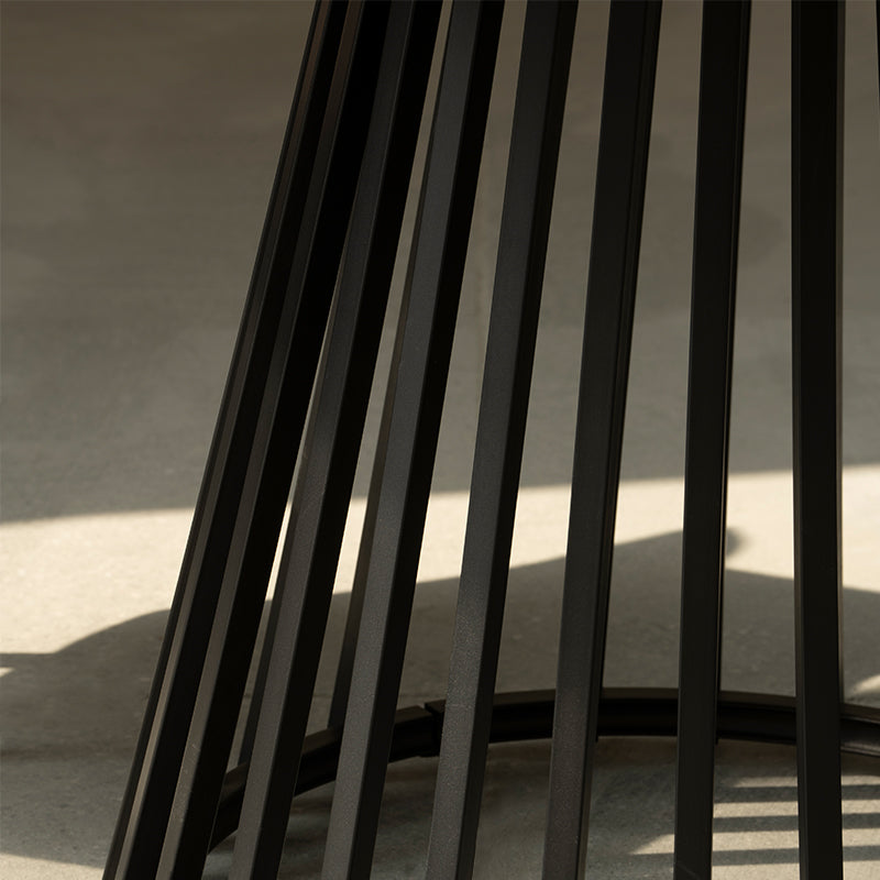 Discover the OFCASA Veronica 120 cm Round Dining Table with oak-effect top and sculptural metal base. Ideal for table and 4 dining chairs in modern UK homes.