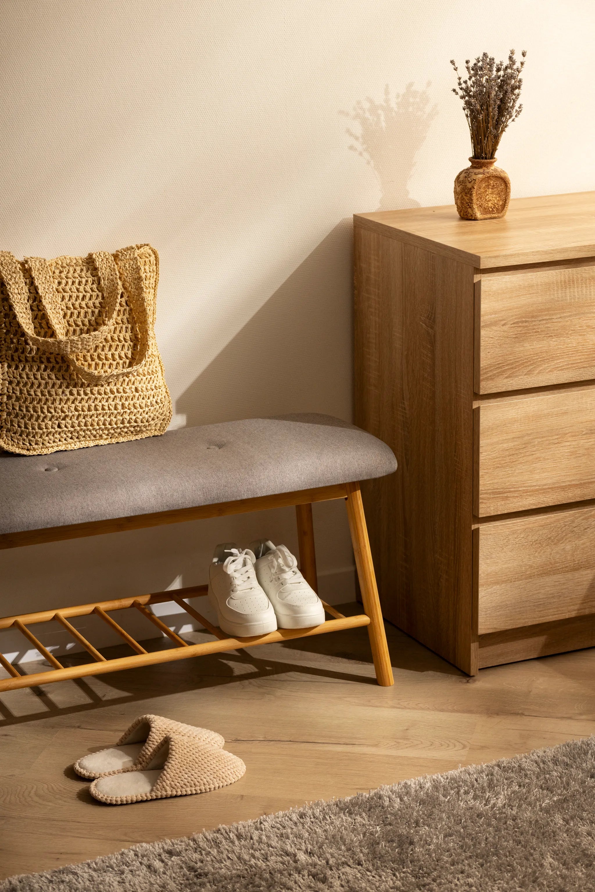 The Art of First Impressions: Creating a Welcoming Entryway with the Right Furniture