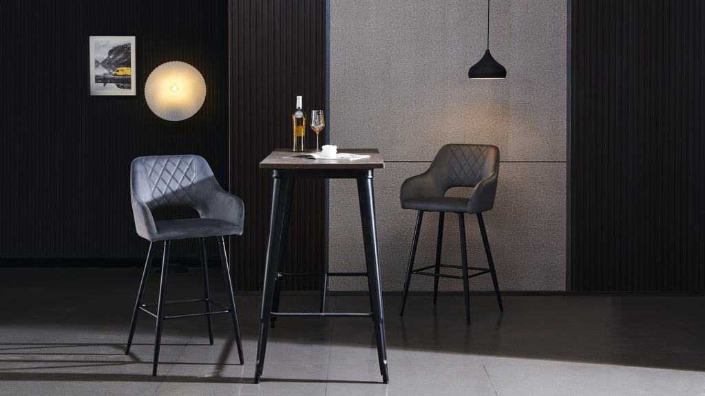 Give casual dining a comfortable edge along with plenty of contemporary style with the fantastic armrest bar stool.